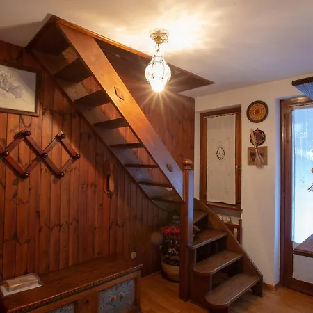 Apartament Joivy Welcoming 3br Flat With Parking In Verrand