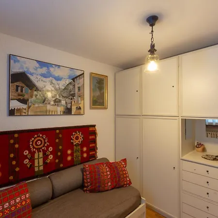 Joivy Welcoming 3br Flat With Parking In Verrand Apartment