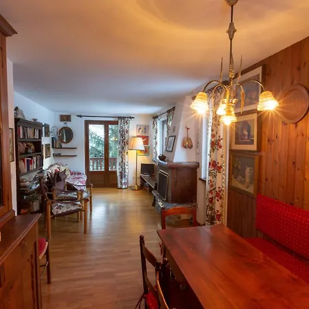 Joivy Welcoming 3br Flat With Parking In Verrand Apartment *