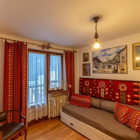 Joivy Welcoming 3br Flat With Parking In Verrand Apartman