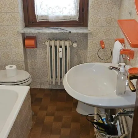 Joivy Welcoming 3br Flat With Parking In Verrand *